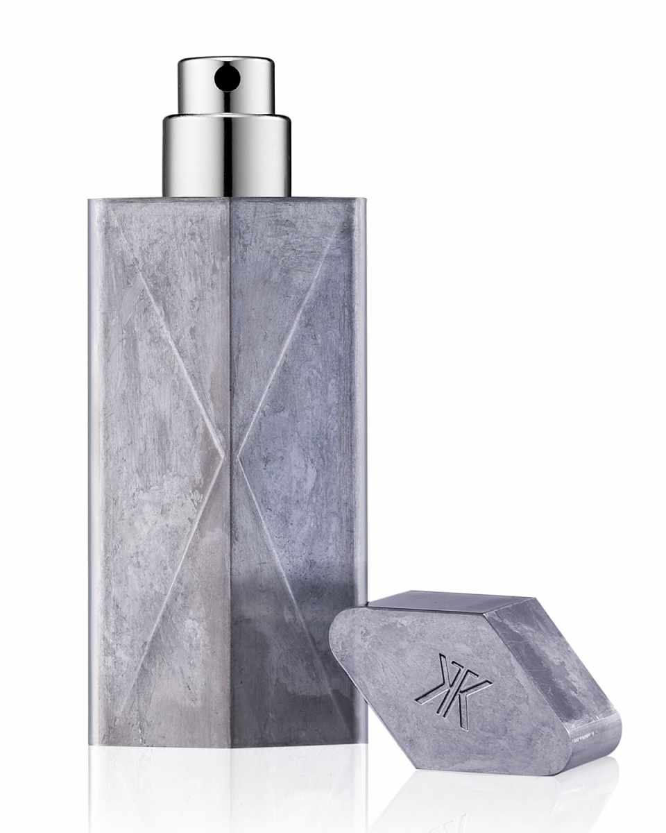 0.37 oz. Globe Trotter Zinc Edition Travel Spray Case